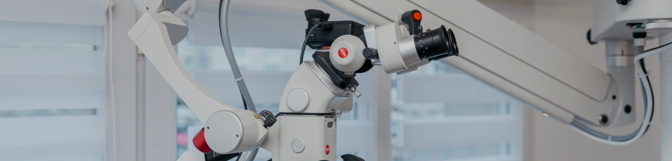 Microscope opératoire - Cabinet dentaire Gambetta à Amiens
